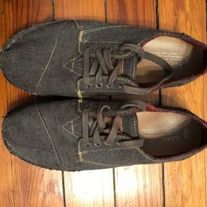 Men's TOMS lace up shoes